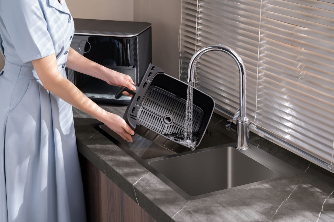 Air Fryer Frytkownica beztłuszczowa XIAOMI Dual Zone 63882 10l z podwójnym koszem i dostępem do 101 darmowych przepisów (WiFi) Proste utrzymanie w czystości dwa talerze do smażenia oraz ruszt łatwo wyjąć i umyć  praktyczne rozwiązanie