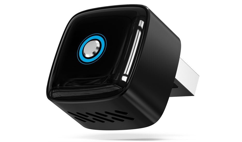 Adapter XENSO B5 bezprzewodowy CarPlay Android Auto USB Bluetooth WiFi wygoda bez kabla, adapter po skosie na białym tle