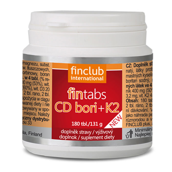 Białe opakowanie z etykietą w kolorze czerwonym i pomarańczowym, na której widnieje napis \'finclub international fintabs CD bori + K2 180 tbl/131 g NEW\'. Etykieta zawiera również informacje w kilku językach dotyczące suplementu diety.