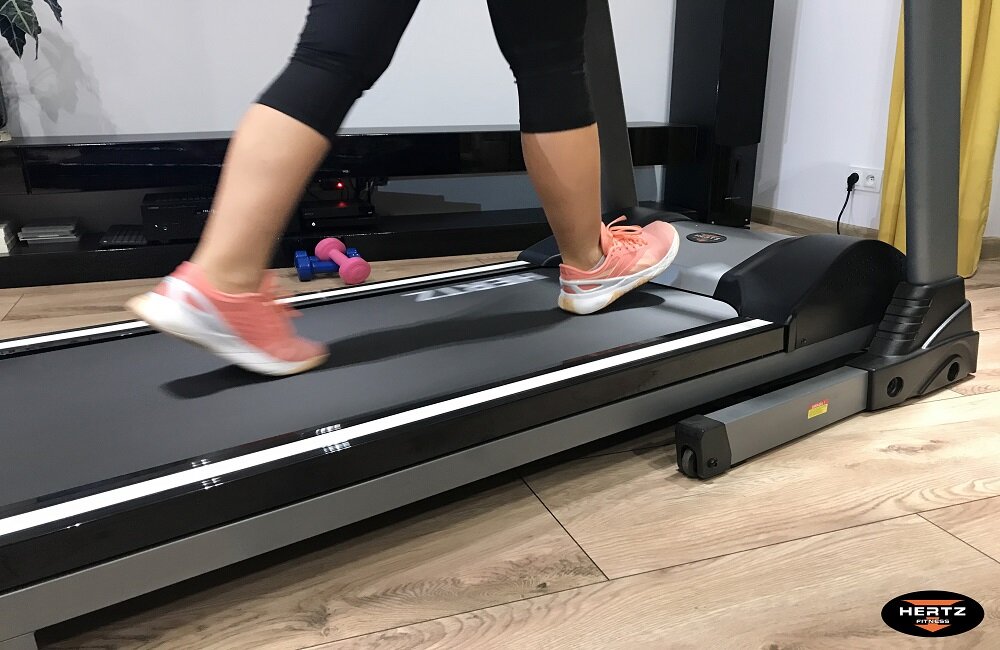 Bieżnia elektryczna HERTZ-FITNESS Speed Impulse Bezgłośna praca system amortyzacji wymiary 12 programów treningowych czytelny ekran LCD