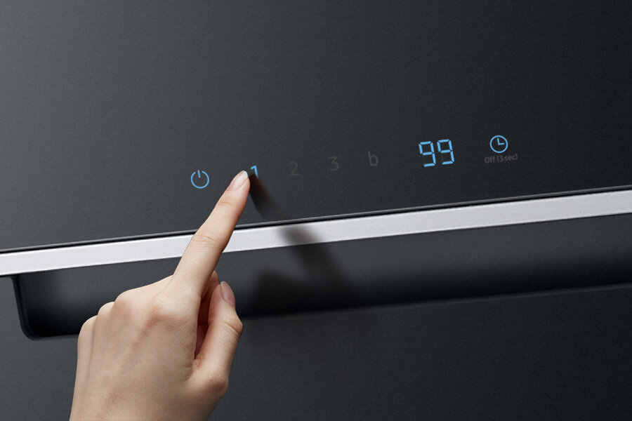 Media Expert - okap - duże zdjęcia: sterowanie dotykowe Media Expert - skośny okap - duże zdjęcia: sterowanie dotykowe