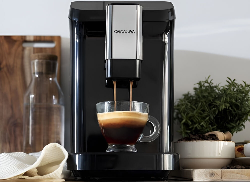 Ekspres CECOTEC Cremmaet Macchia Czarny kompaktowe wymiary 19 x 41 x 32 cm pełna funkcjonalność niewielkie rozmiary wydajność dba o przestrzeń na blacie i o jakość przygotowywanej kawy parzenie dwóch kaw jednocześnie wygodne rozwiązanie kawa dla siebie i drugiej osoby   