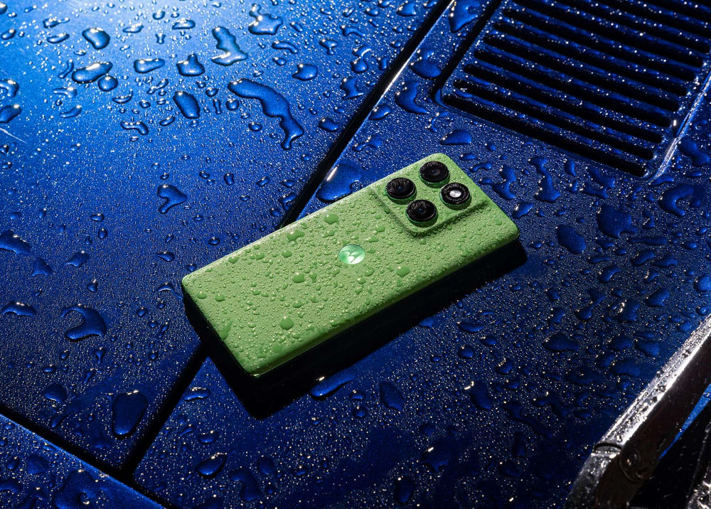 Smartfon MOTOROLA Edge 60 5G 12/512GB 6.67 120Hz pokryty kroplami wody odporność IP68 IP69 odpornosć na wodę na kurz na zanurzenie wytrzymały szkło Corning® Gorilla® Glass 7 wojskowe testy wytrzymałości