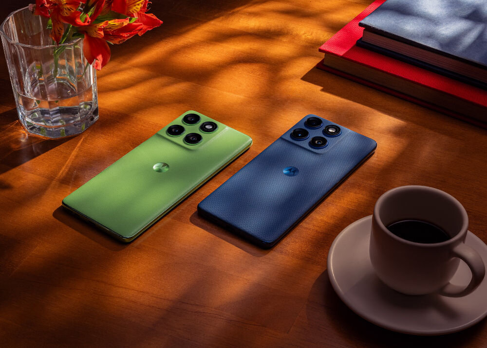 Smartfon MOTOROLA Edge 60 5G 12/512GB 6.67 120Hz zielony i niebieski smartfon na zacienionym blacie Dimensity 8350 Extreme sztuczna inteligencja zarządzenie temperaturą 512 GB pamięci UFS 4.0 12 GB pamięci RAM