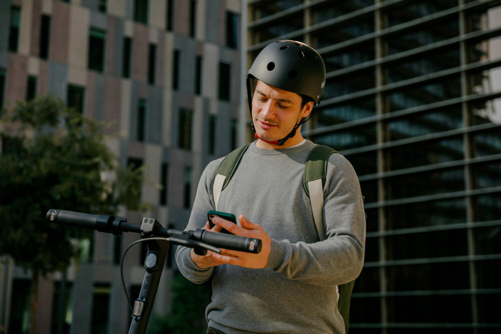 Hulajnoga elektryczna SEGWAY Ninebot KickScooter Max G2D Czarny aplikacja Segway-Ninebot lacznosc Bluetooth sprawdzanie zarzadzanie parametrami