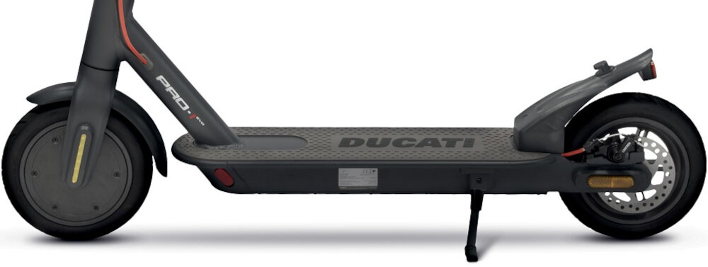 HULAJNOGA ELEKTRYCZNA DUCATI PRO I EVO 2022 V2 dwa pelne kola srednica 8,5 cala z wysokogatunkowej gumy odpornej na uszkodzenia mechaniczne swoboda plynnego poruszania sie