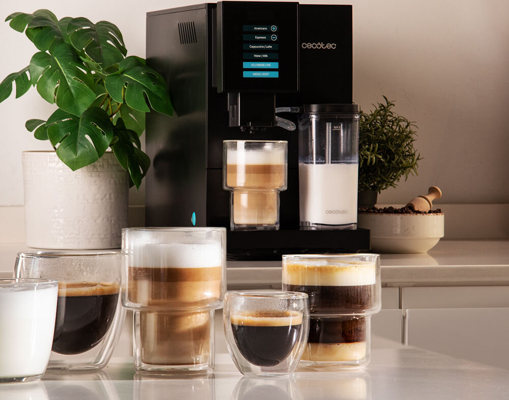 Ekspres CECOTEC Cremmaet Compactccino Czarny Różnorodne napoje Funkcja spieniania mleka  cappuccino, latte macchiato z kremową pianką serwowanie napoje mleczne możliwości