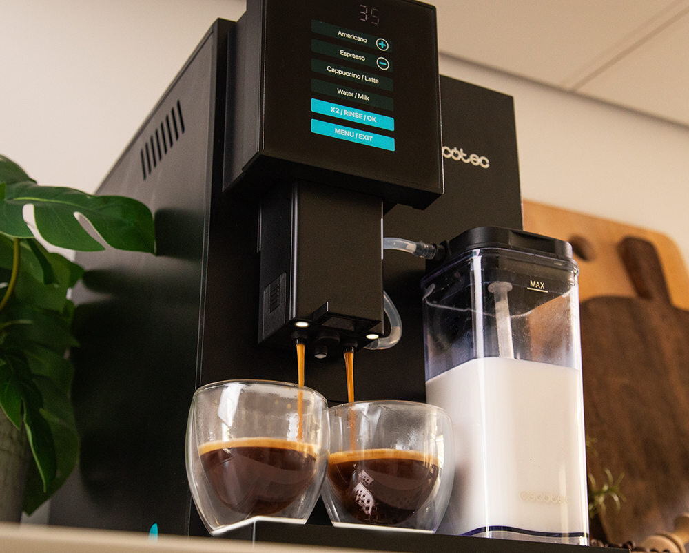 Ekspres CECOTEC Cremmaet Compactccino Czarny Wygodne pojemniki Zbiornik na wodę pojemności komfort użytkowania