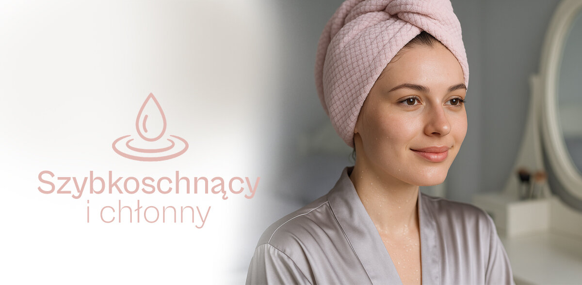 Osoba nosi różowy turban na głowie, siedząc w jasnym pomieszczeniu. Obok widoczny jest napis \'Szybkoschnący i chłonny\' oraz symbol kropli wody.