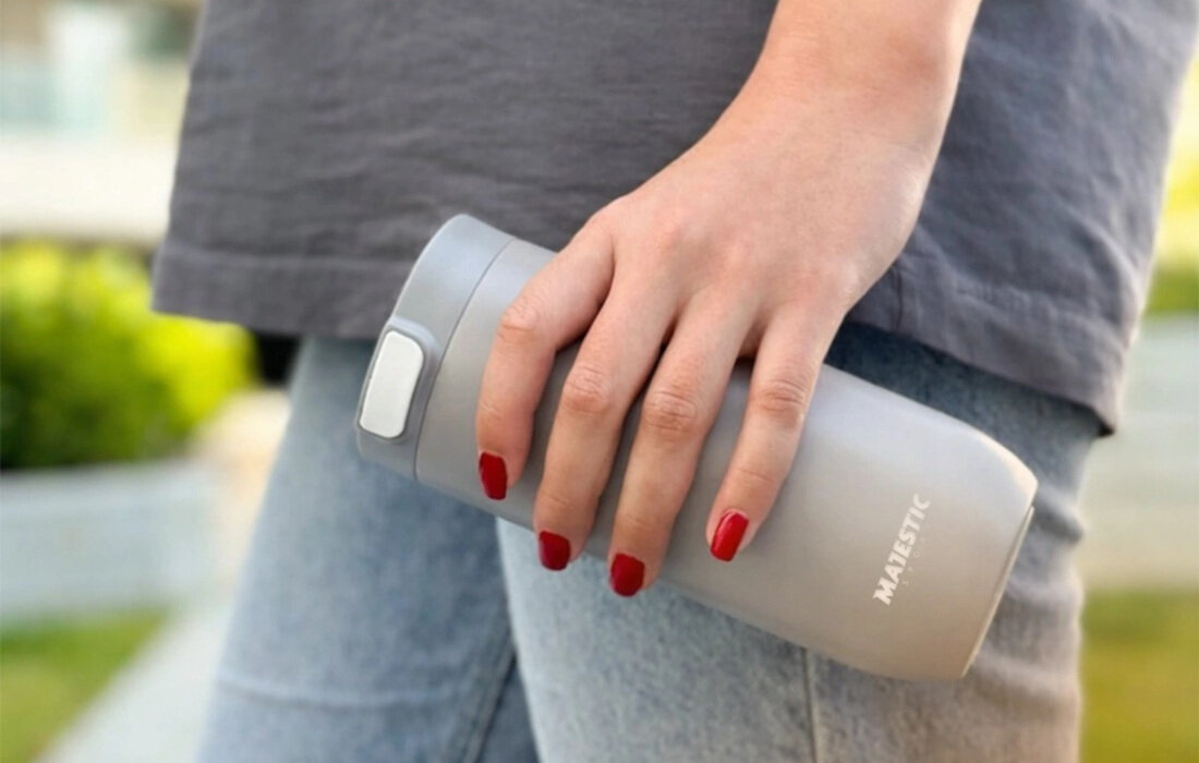 Kubek termiczny MAJESTIC SPORT Bullet Czarny 540 ml bezpieczne materiały Wykonanie ze stali nierdzewnej 18/8, PP i silikonu Materiały nie zawierają BPA