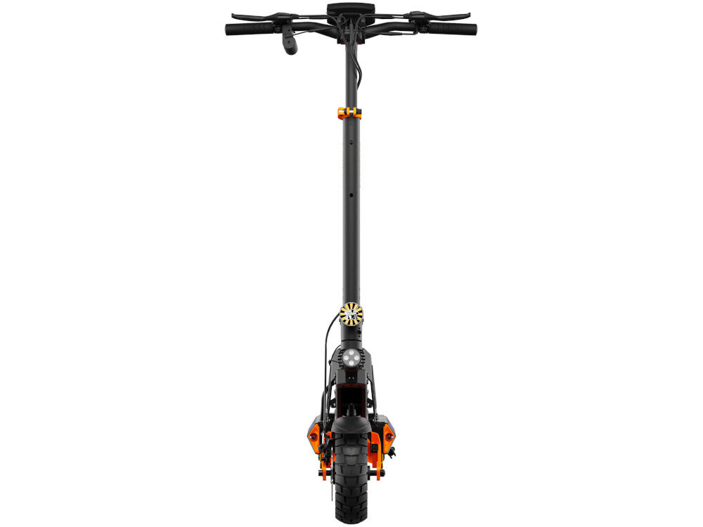 Na obrazie widoczna jest czarna hulajnoga elektryczna z pomarańczowymi elementami, widziana od przodu. Posiada szerokie opony i kierownicę z manetkami.
