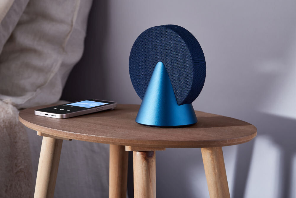 Głośnik LEXON Conic Bluetooth, czas pracy, TWS,  głośnik stojący na stoliku