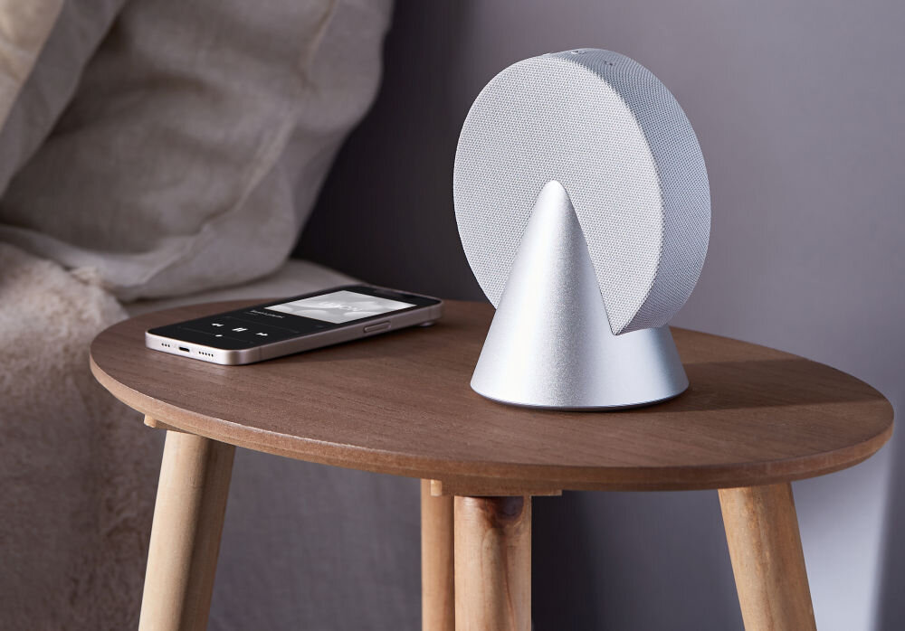 Głośnik LEXON Conic Bluetooth, obudowa, waga, głośnik stojący na stoliku