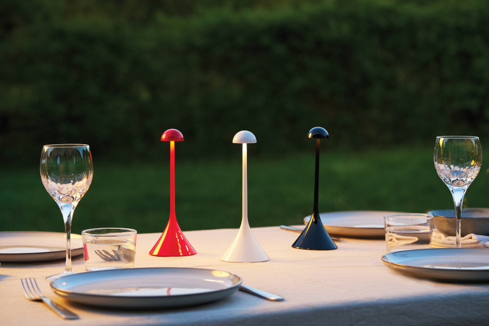 Lampka stołowa LEXON Steli Dome LH105D-WG Biały Lampka stołowa LEXON Steli S Dome aluminium abs, gama kolorow