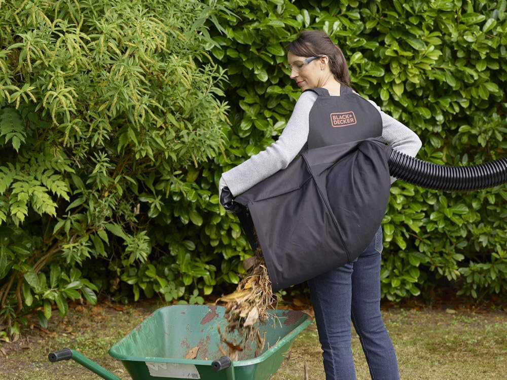 Odkurzacz do liści BLACK&DECKER BEBLV290 funkcja rozdrabniania 16:1 worek na odpadki pojemnosc 55 litrow