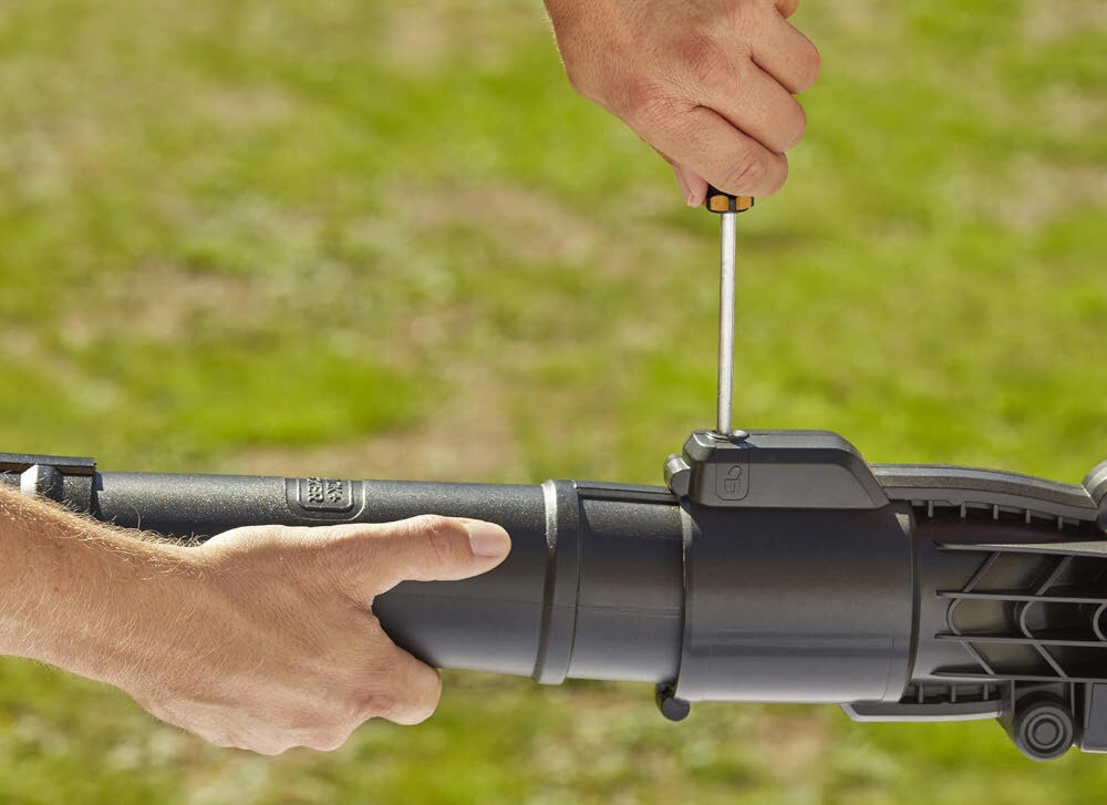 Odkurzacz do liści BLACK&DECKER BEBLV290 dwie rury do przedmuchiwania i do odkurzania wymiana szybka latwa bezproblemowa