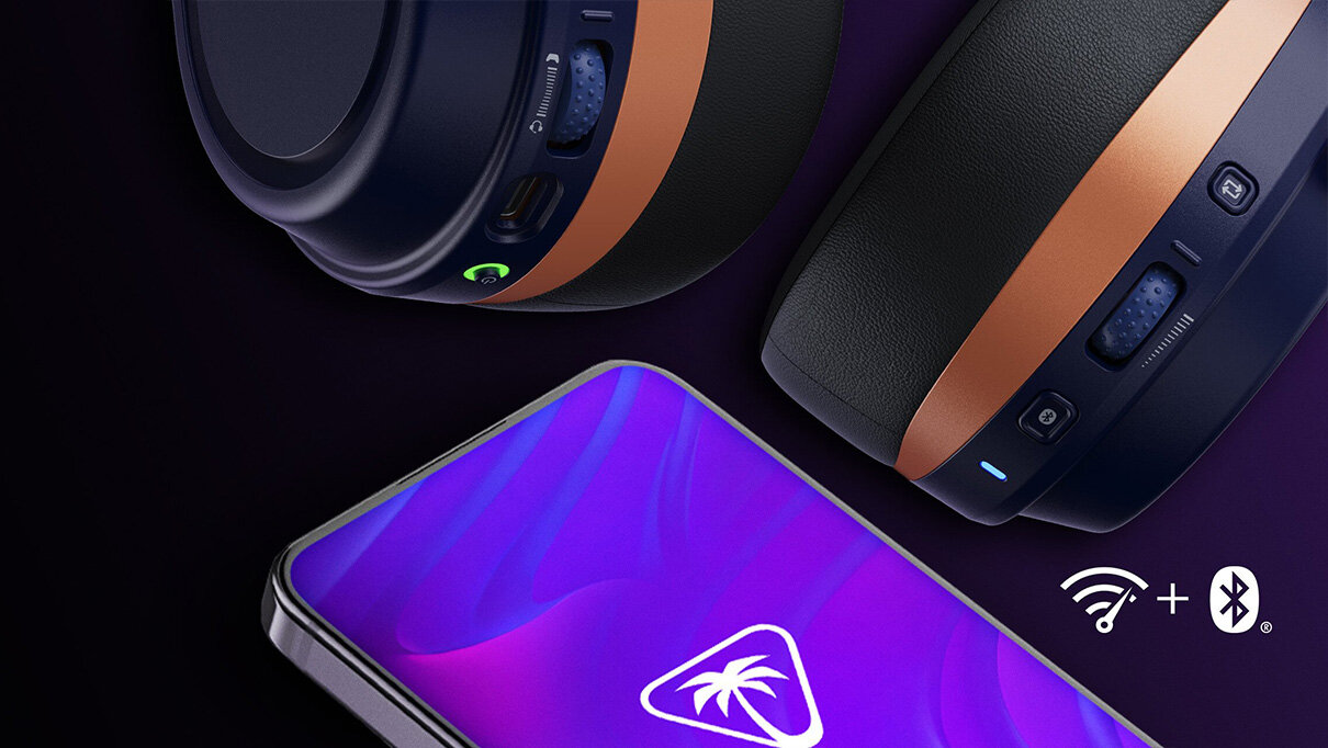 Na obrazie widoczne są słuchawki z elementami w kolorze kobaltowym i miedzianym oraz smartfon z wyświetlaczem pokazującym logo palmy. Obok znajdują się ikony Wi-Fi i Bluetooth.