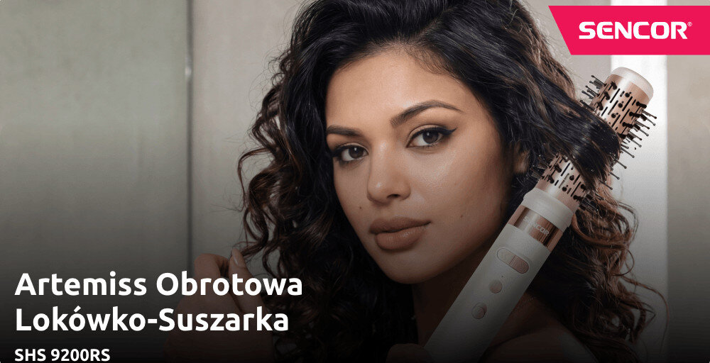 Kobieta z kręconymi włosami trzyma obrotową lokówko-suszarkę. Widoczny tekst: \'Artemiss Obrotowa Lokówko-Suszarka SHS 9200RS\' oraz logo \'SENCOR\'.