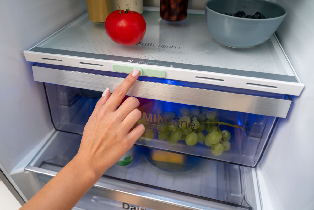 Lodówka GRUNDIG GKPN66940LXRW No Frost 203.5cm Ciemny Inox full fresh kontrola wilgotnosci