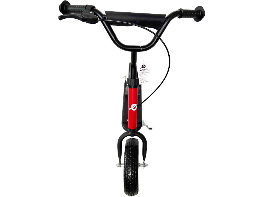 Na zdjęciu widoczna jest czarno-czerwona hulajnoga z jednym kołem z przodu i kierownicą z gumowymi uchwytami. Na czerwonym elemencie ramy znajduje się logo \'enero\'.