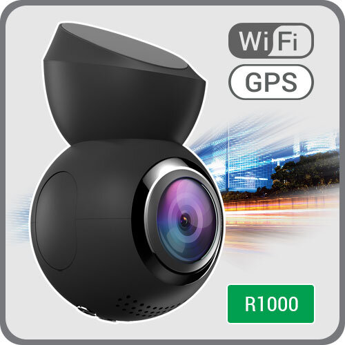 Obraz przedstawia czarny wideorejestrator o kulistym kształcie z widocznym obiektywem. Na obrazie znajdują się napisy: \'WiFi\', \'GPS\' oraz \'R1000\'.