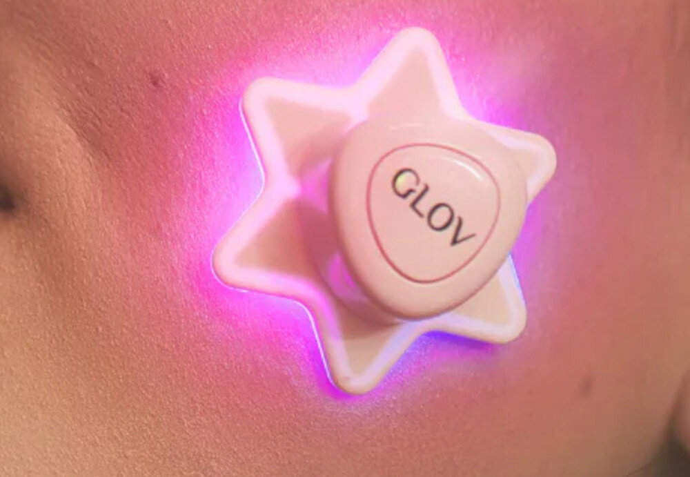 Maska LED do twarzy GLOV LED Supernova USB Bateria i ładowanie Akumulator Li-ion 65 mAh od 8 do 12 sesji na jednym ładowaniu Czas ładowania wynosi około 2 godziny  tryb czuwania sięga do 30 dni