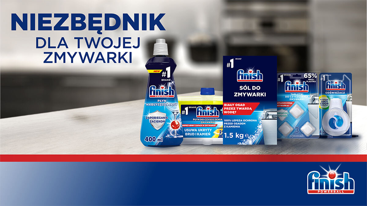 Na obrazie widoczne są produkty marki Finish, w tym płyn nabłyszczający, sól do zmywarki oraz tabletki do czyszczenia. Na górze znajduje się napis \'NIEZBĘDNIK DLA TWOJEJ ZMYWARKI\'.