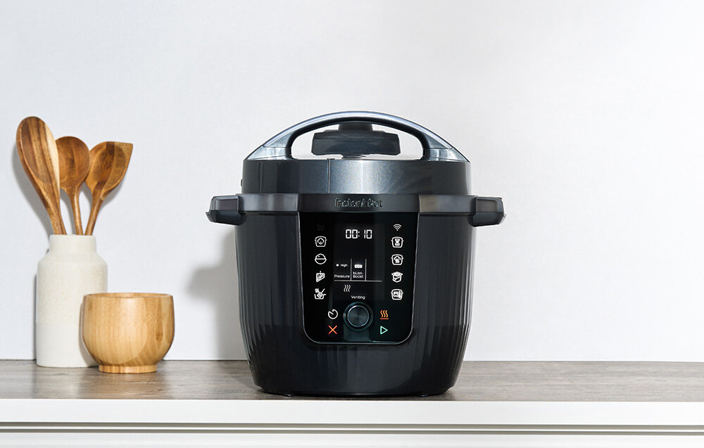 Multicooker INSTANT POT Pro Grafitowy zdjęcie lifestyle Gotowanie na Twoich zasadach