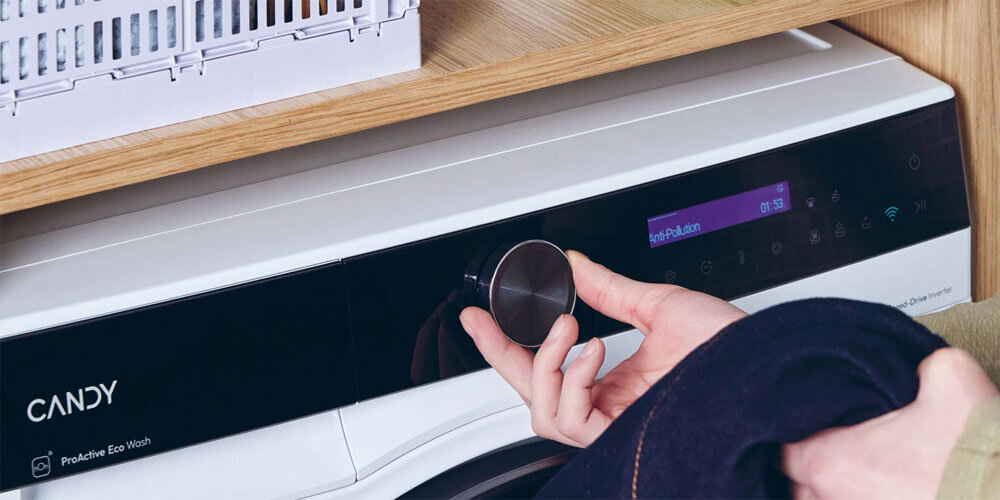 Pralka CANDY AI ProWash 700 BS 410B10-S Wyświetlacz LCD intuicyjny Przejrzyste ikony łatwe sterowanie otwór załadunkowy