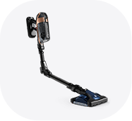 Bezprzewodowy odkurzacz z elastyczną rurą i szczotką w kolorze czarnym i miedzianym. Produkt ma nowoczesny design i jest przeznaczony do czyszczenia podłóg.