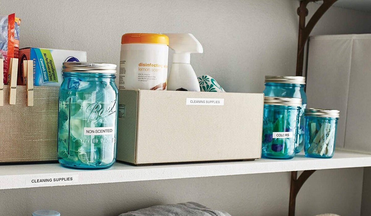 drukarka DYMO LetraTag LT-100H Wyposażenie taśma Instrukcja obsługi Łatwa w obsłudze Precyzyjna praca Personalizacja etykiety kompaktowa wysoka jakość Wielozadaniowa Wszechstronna funkcjonalna