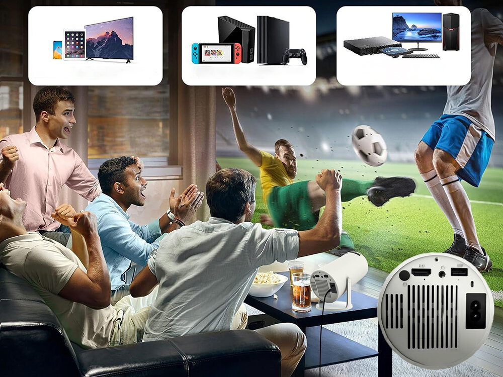 Projektor ZENWIRE R1 HD wymiary 19,5x9x10 cm HDMI USB mini Jack ABS, osoby siedzące na kanapie oglądające mecz wyświetlany z projektora, kadr na złącza