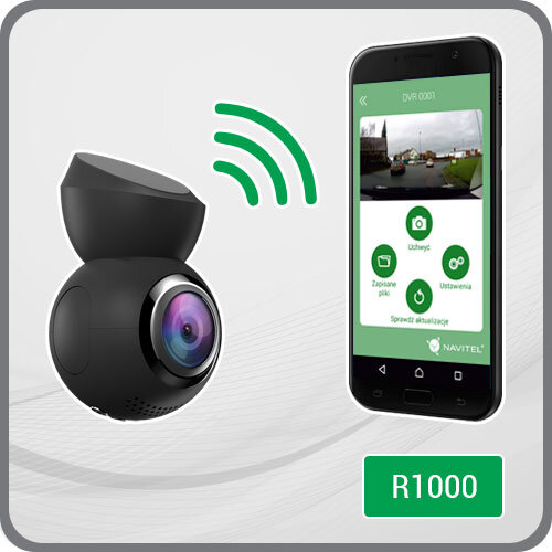 Obraz przedstawia czarny wideorejestrator z kolorowym obiektywem oraz smartfon z aplikacją pokazującą podgląd z kamery. Na ekranie telefonu widoczne są ikony: \'Uchwyć\', \'Zapisane pliki\', \'Ustawienia\', \'Sprawdź aktualizacje\' oraz logo \'NAVITEL\'.