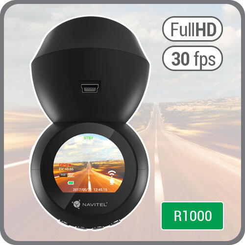 Obraz przedstawia wideorejestrator NAVITEL z okrągłym ekranem, na którym widoczny jest obraz drogi oraz informacje GPS i czas. W prawym górnym rogu znajdują się napisy \'FullHD\' i \'30 fps\', a na dole napis \'R1000\'.