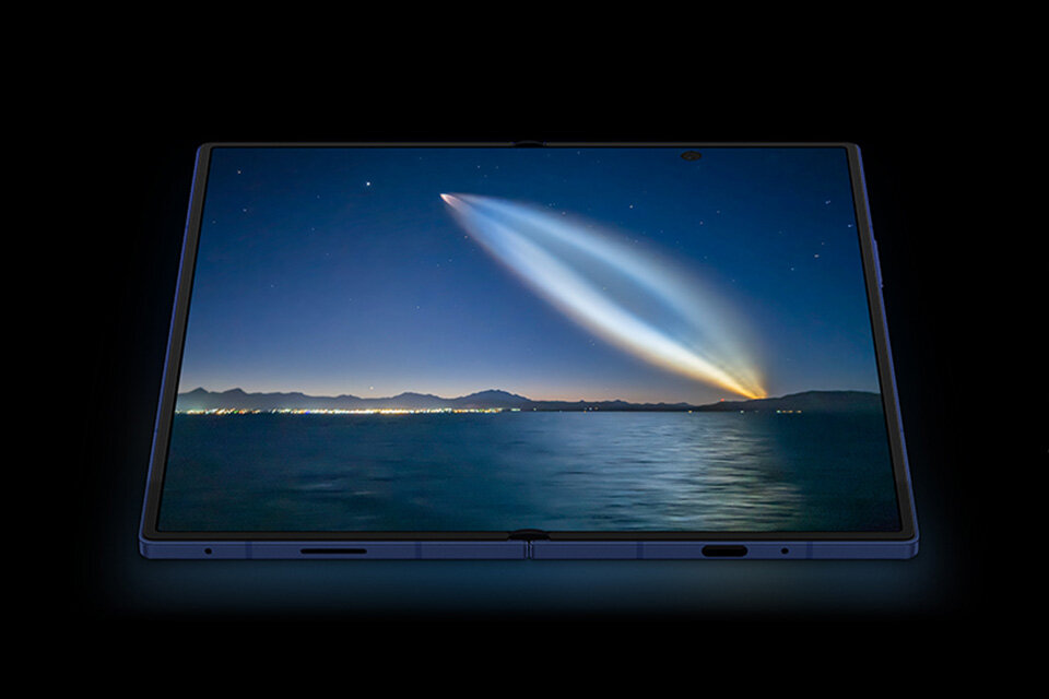 Wyświetlacz Galaxy Z Fold7 jest jasny i działa płynnie, zapewniając wciągające wrażenia wizualne.