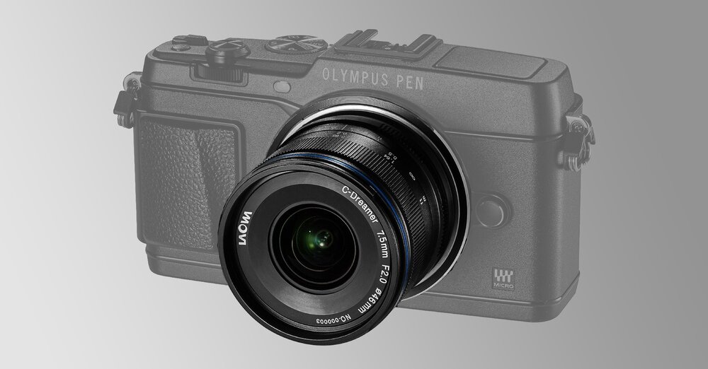 Obiektyw Venus Optics Laowa C-Dreamer Standard 7,5 mm f/2,0 do Micro 4/3 – czarny na aparacie