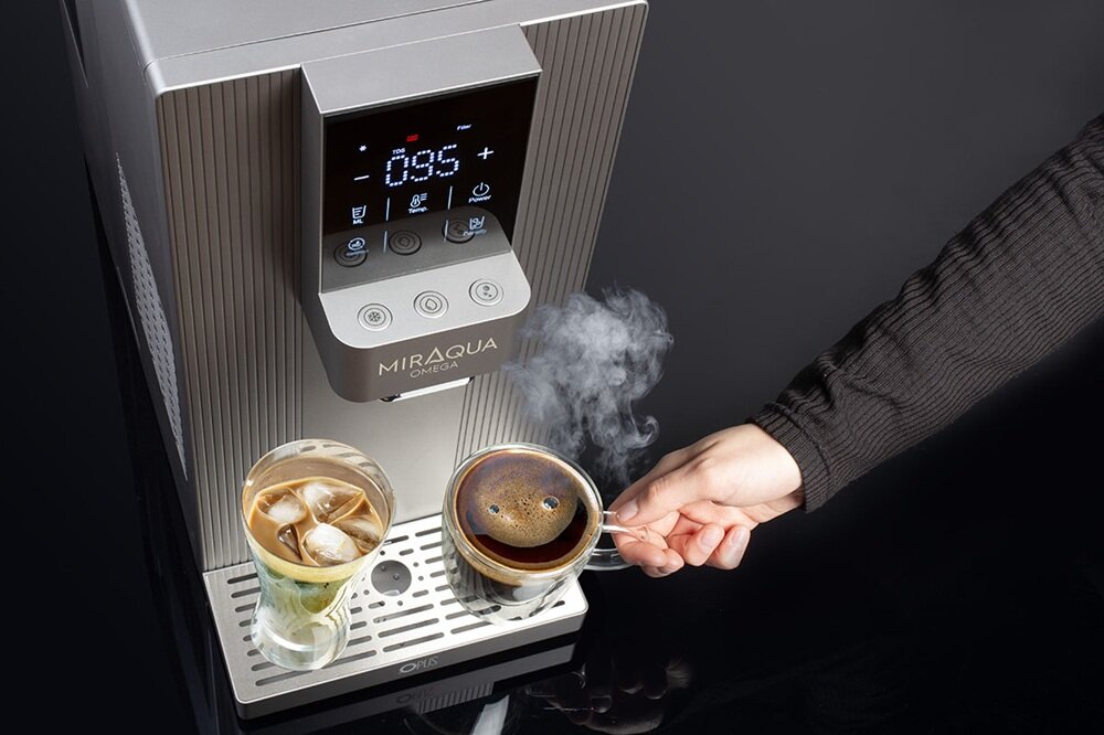 Dystrybutor Wody Opus Miraqua Omega 2 przygotowywanie gorących napojów z Omegą 2