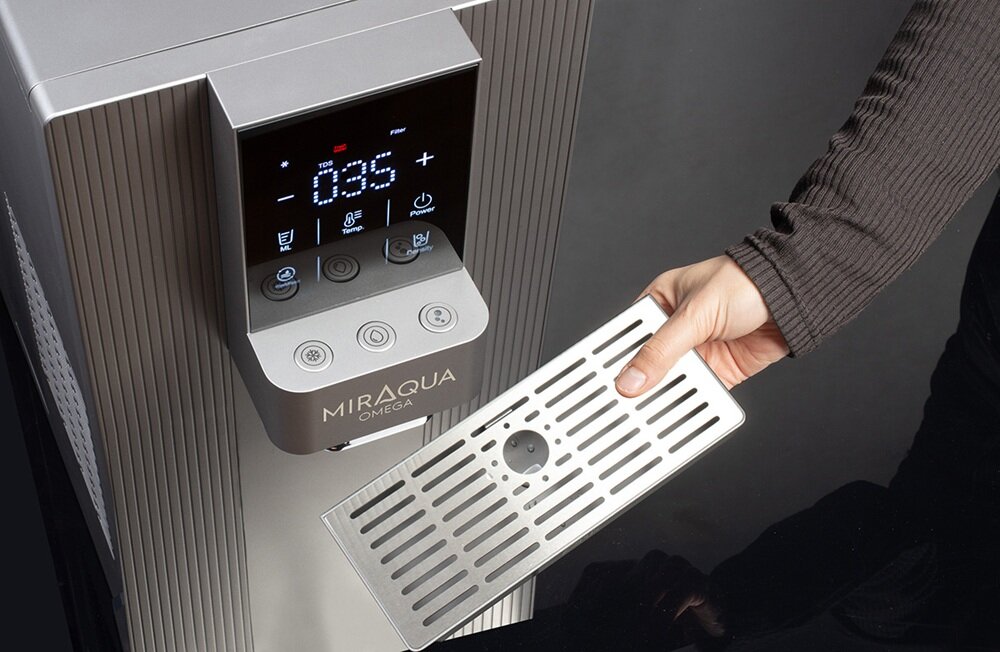 Dystrybutor Wody Opus Miraqua Omega 2 tacka ociekowa montowana na magnes
