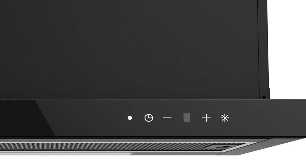 OKAP AKPO WK-7 LIGHT GLASS TOUCH 60 Na zdjęciu widać zbliżenie na dolną część czarnego okapu kuchennego z panelem sterowania w formie ikon dotykowych. Widoczne są symbole m.in. timera, regulacji mocy „+” i „–” oraz włącznika oświetlenia, a pod panelem znajduje się fragment metalowego filtra
