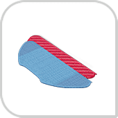 Obraz przedstawia dwie nakładki czyszczące, jedna w kolorze niebieskim, druga w czerwonym z białymi paskami. Nakładki mają prostokątny kształt z zaokrąglonymi krawędziami.