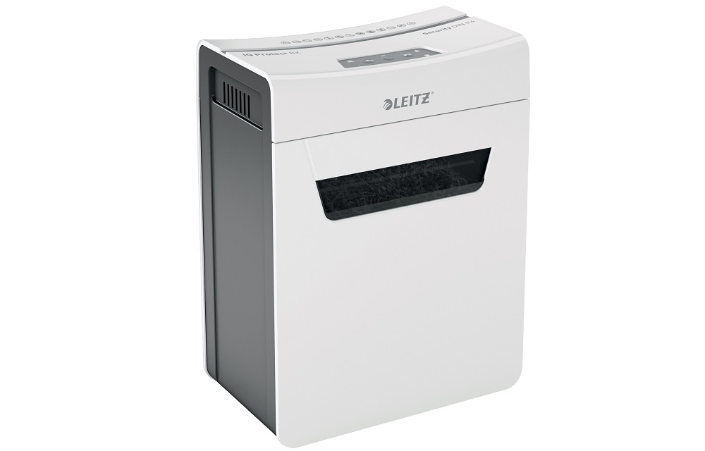 Biała niszczarka z czarnymi elementami, na której widoczne jest logo \'LEITZ\'. Urządzenie ma prostokątny kształt z lekko zaokrąglonymi krawędziami.