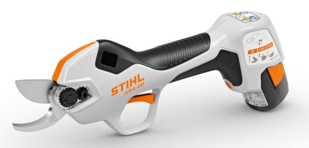 Sekator akumulatorowy STIHL ASA 20 sekator na białym tle widoczny lekko pod skosem system progresywnego cięcia maksymalna kontrola nad ostrzem ruch ostrza podąża za wciśnięciem dźwigni większa precyzja bezpieczeństwo do 2000 cięć na jednym ładowaniu