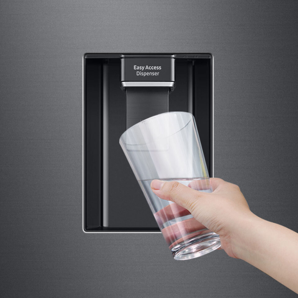 Zbiornik na wodę o pojemności aż 3,5 l pozwala w każdej chwili skorzystać z dystrybutora