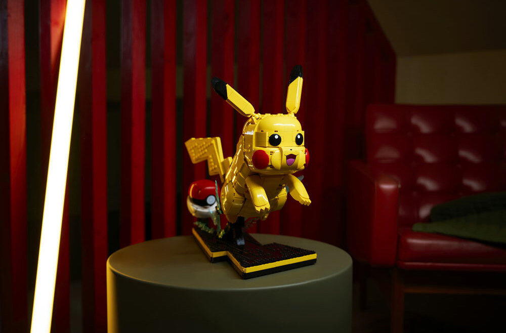 LEGO 72152 Pokémon Pikachu i Pokéball kolekcjonerska figurka dekoracja dla graczy 2050 elementów