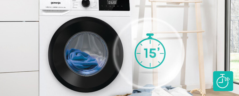 Pralka z widocznym logo \'gorenje\' i wyświetlaczem pokazującym czas 03:20. Obok pralki znajduje się ikona zegara z napisem \'15’\'.
