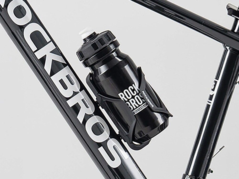 Bidon ROCKBROS 35210066001 600 ml Czarny, uchwyt, rama, kompatybilność, wymiar, Butelka w uchwycie na ramie roweru.