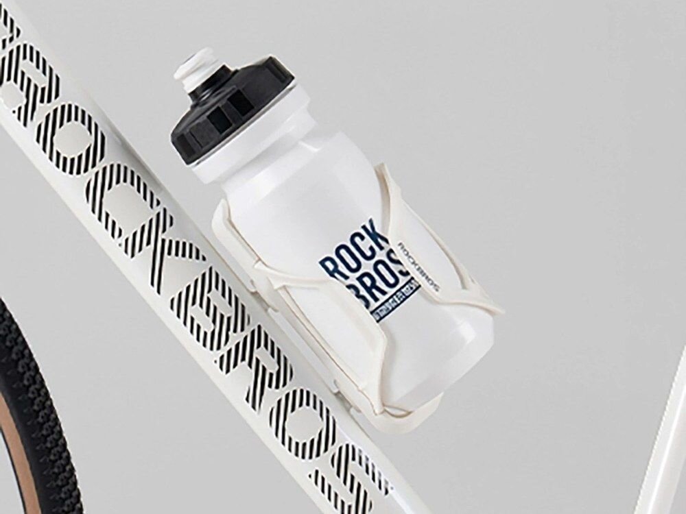 Bidon ROCKBROS 35210066004 600 ml Biały, uchwyt, rama, kompatybilność, wymiar, Butelka w uchwycie na ramie roweru.