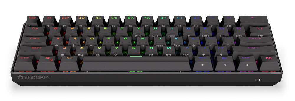 Klawiatura mechaniczna z podświetleniem RGB, posiada klawisze z oznaczeniami w różnych kolorach. Na obudowie widoczne jest logo \'ENDORFY\'.