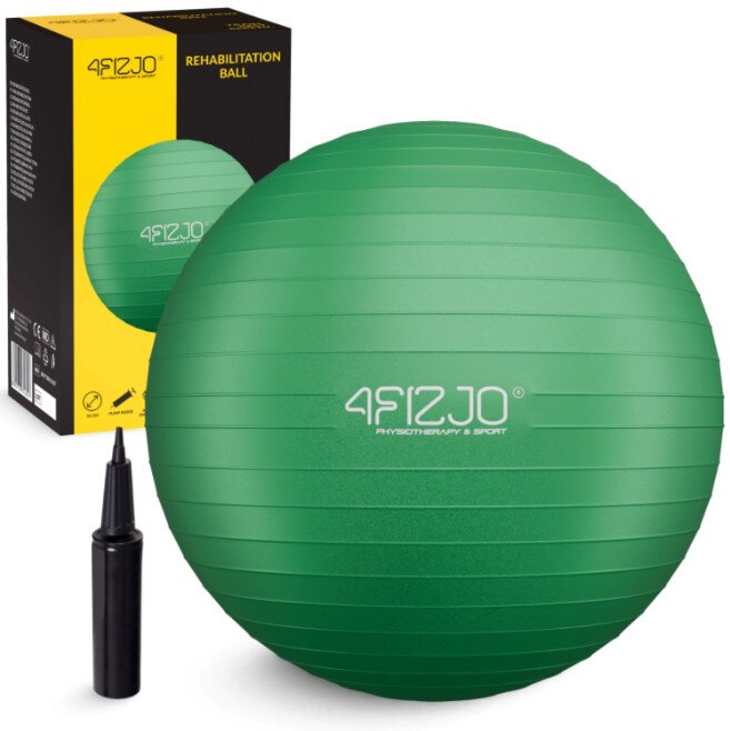 Zielona piłka gimnastyczna z logo \'4FIZJO\' oraz czarna pompka. W tle widoczne jest opakowanie z napisem \'REHABILITATION BALL\'.