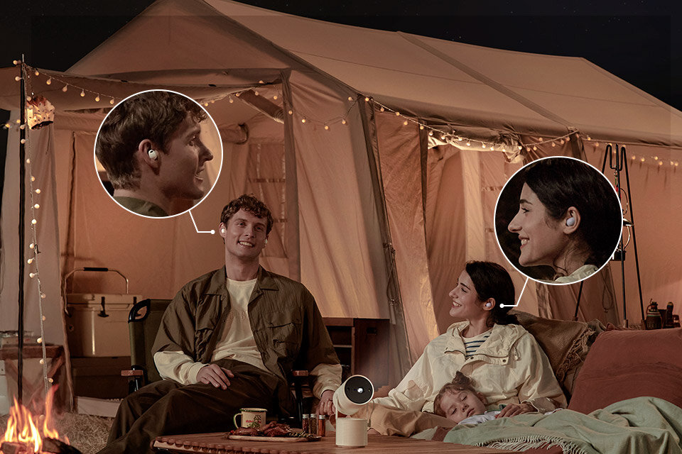 podłącz przez bluetooth dwie pary słuchawek